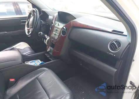 2011 Honda Pilot Touring z USA, uszkodzony, nr VIN 5FNYF4H97BB028586